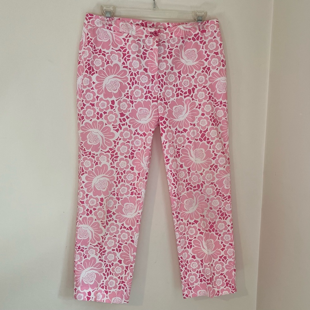 Lilly Pulitzer Pink Floral Print Cotton/ Spandex Blend Capri Pants size 6, EUC